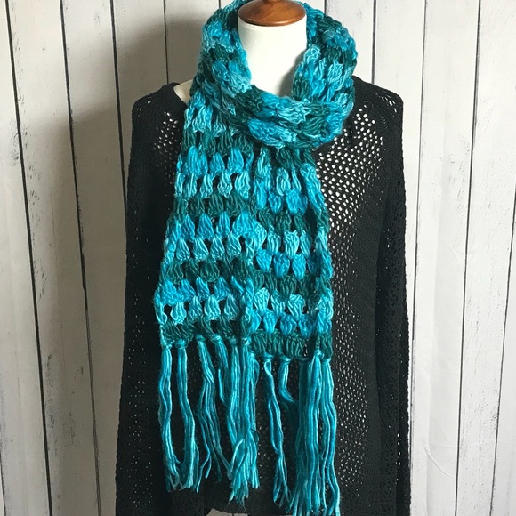 Accessories - Classic Cozy Blue and Green Knit Scarf